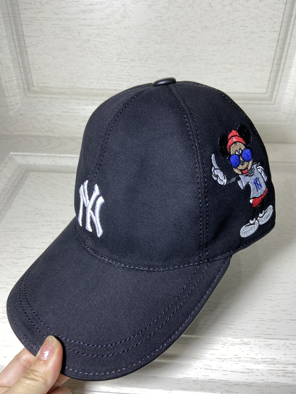 ブランド帽子背面デザイン